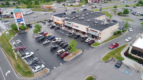 Clinton Highway Shops: 6631 Clinton Highway, Knoxville, TN 37912